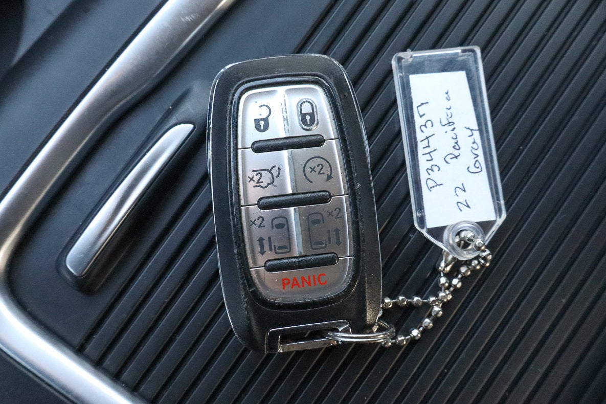 2022 Chrysler Pacifica Touring L