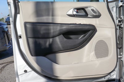 2023 Chrysler Pacifica Touring L FWD