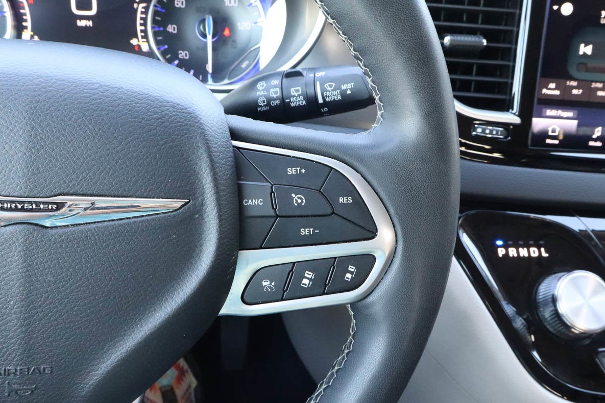 2023 Chrysler Pacifica Touring L FWD