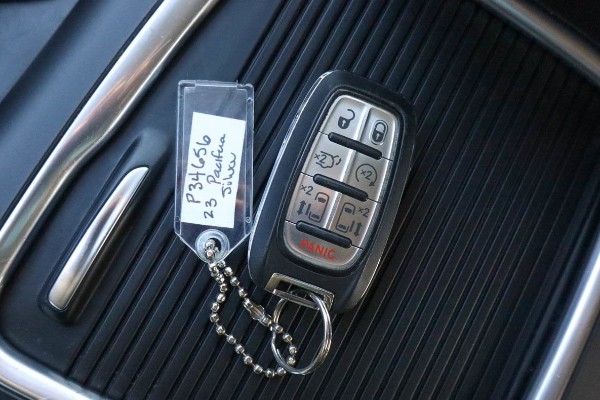 2023 Chrysler Pacifica Touring L FWD