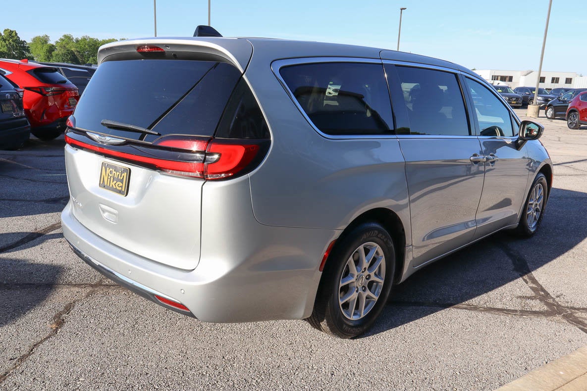 2023 Chrysler Pacifica Touring L FWD