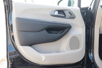 2023 Chrysler Pacifica Touring L FWD