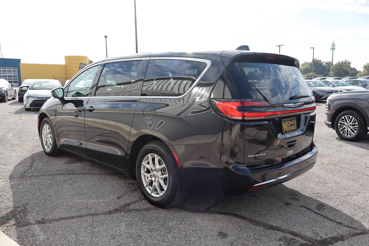 2023 Chrysler Pacifica Touring L FWD