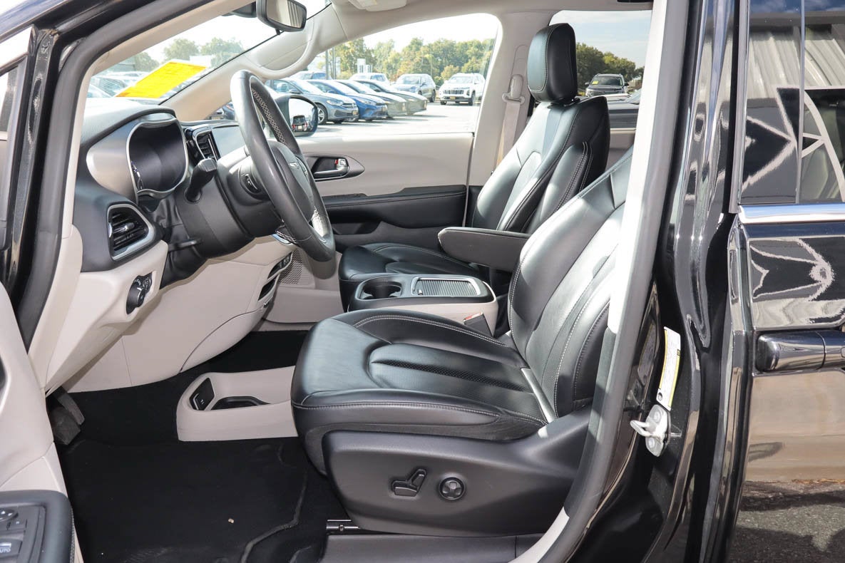 2023 Chrysler Pacifica Touring L FWD