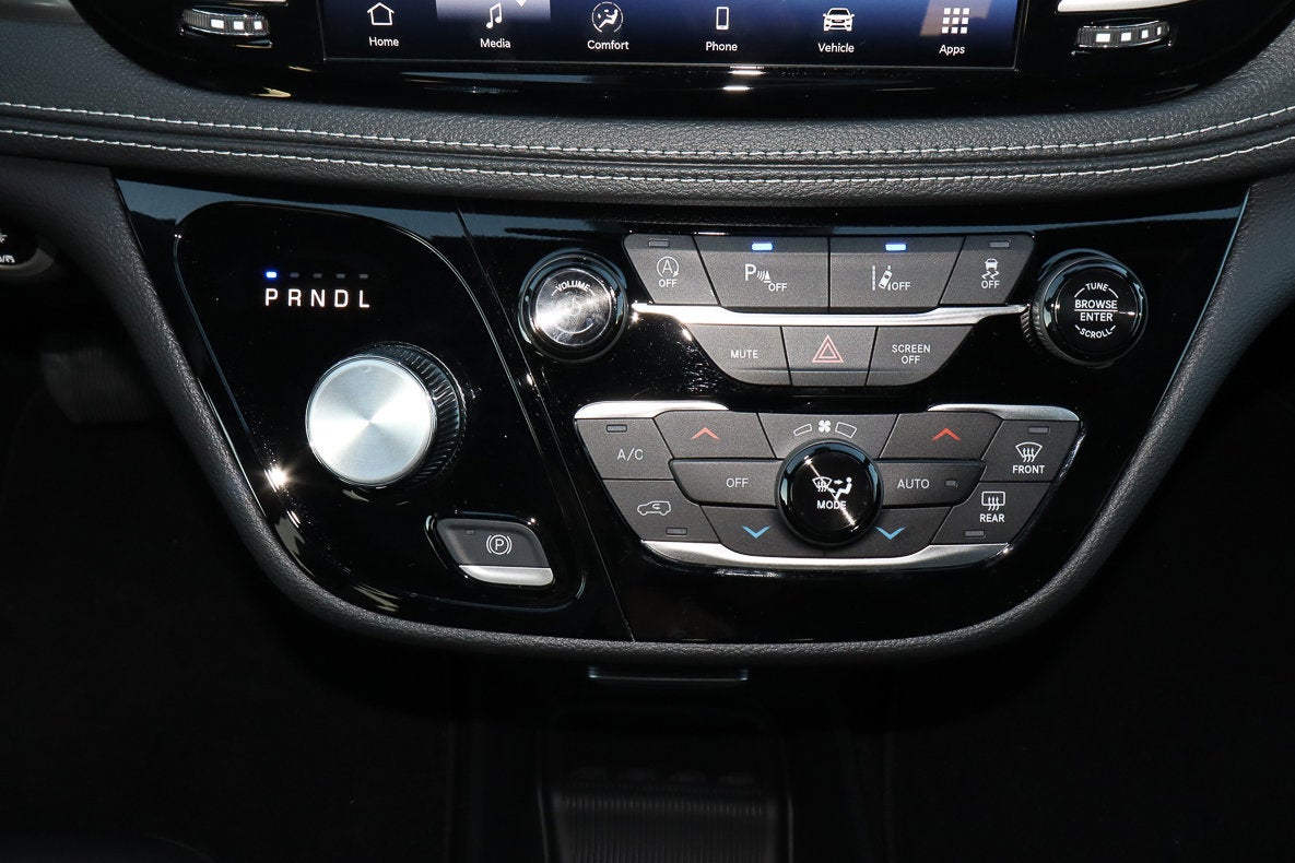 2026 Chrysler Pacifica Select