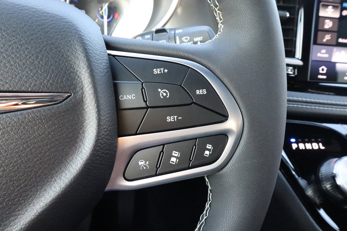 2026 Chrysler Pacifica Select