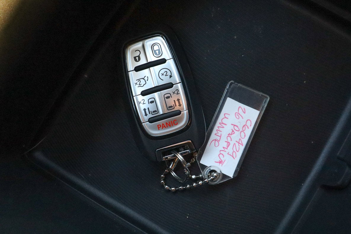 2026 Chrysler Pacifica Select