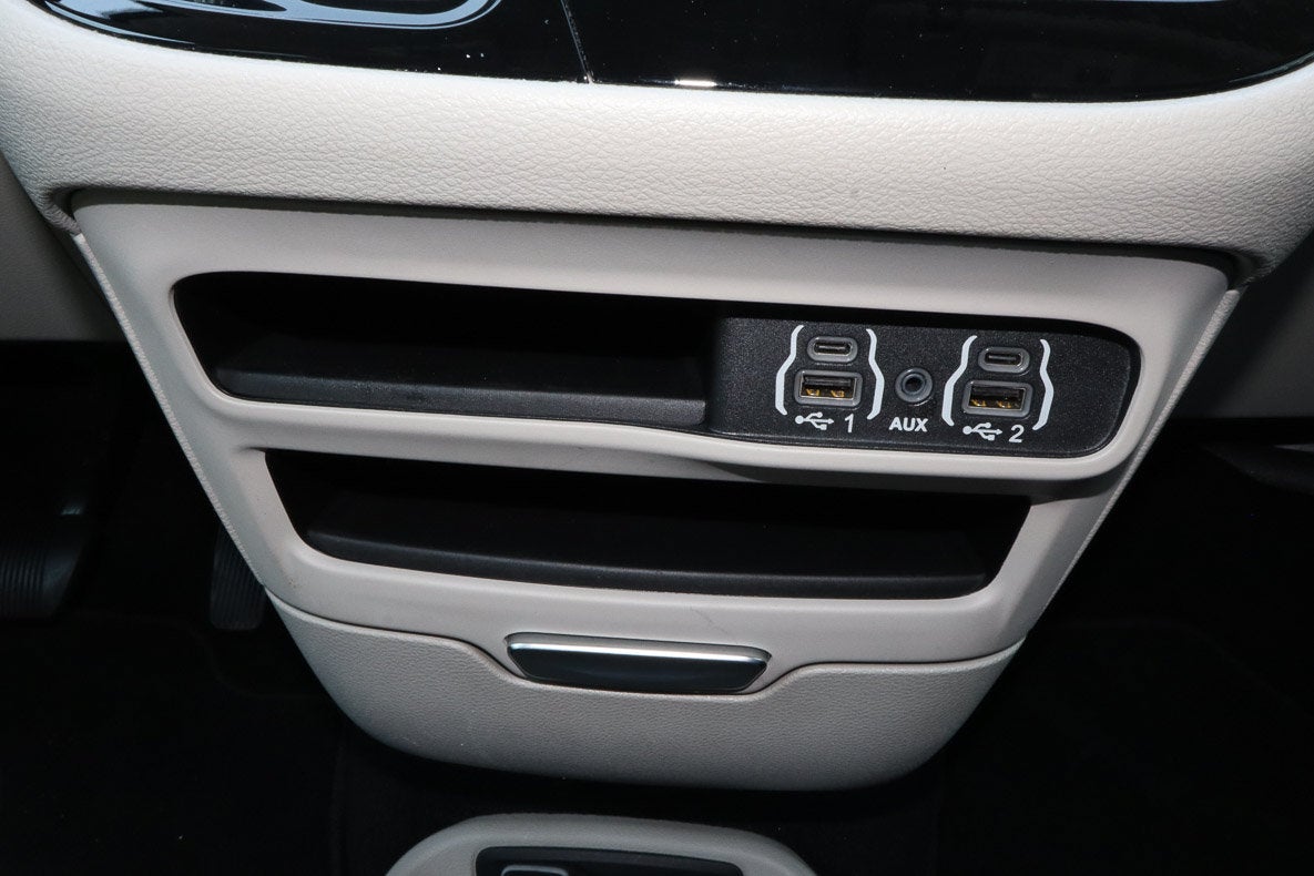 2023 Chrysler Pacifica Touring L FWD