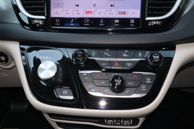 2023 Chrysler Pacifica Touring L FWD