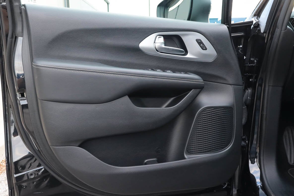2023 Chrysler Pacifica Touring L FWD