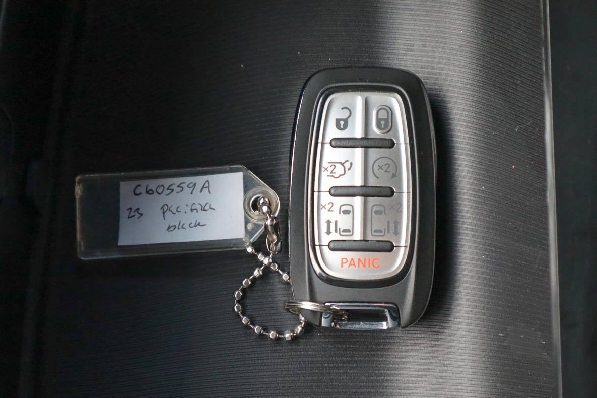 2023 Chrysler Pacifica Touring L FWD