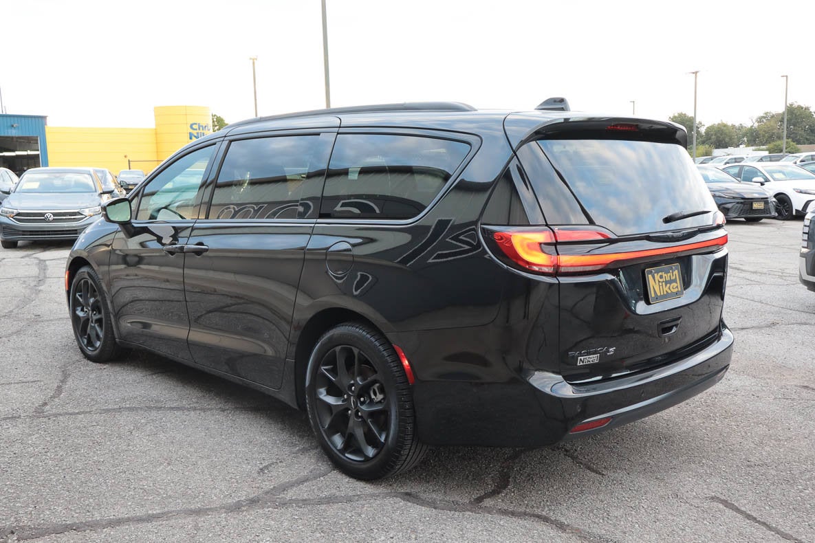 2023 Chrysler Pacifica Touring L FWD