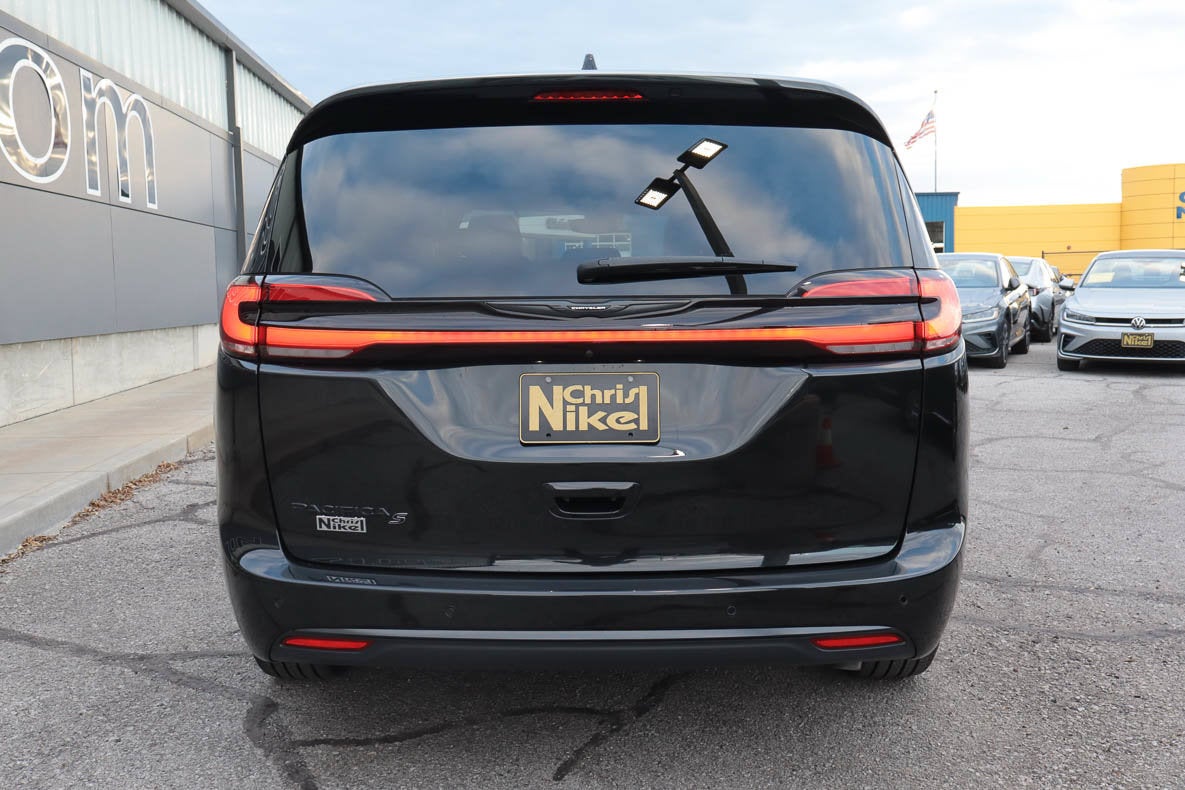 2023 Chrysler Pacifica Touring L FWD