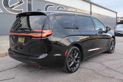 2023 Chrysler Pacifica Touring L FWD