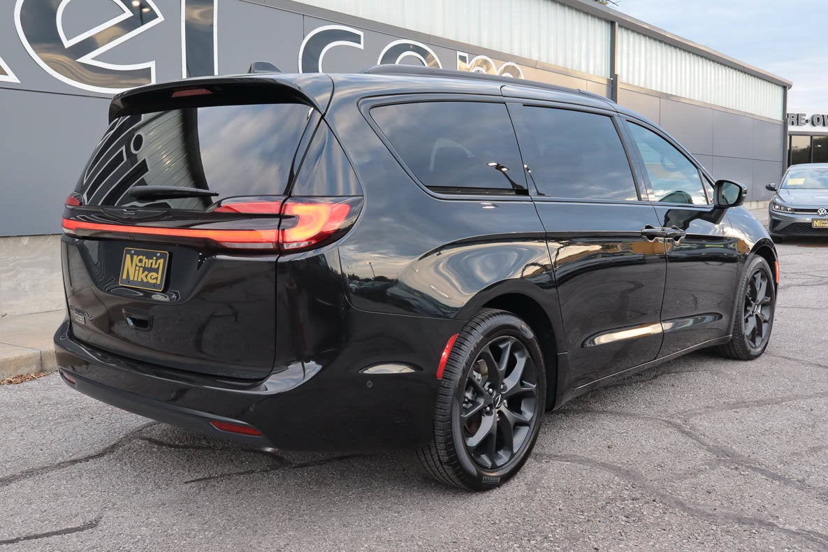 2023 Chrysler Pacifica Touring L FWD