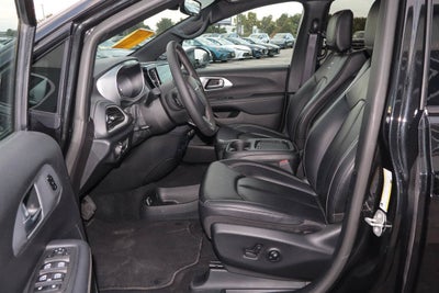 2023 Chrysler Pacifica Touring L FWD
