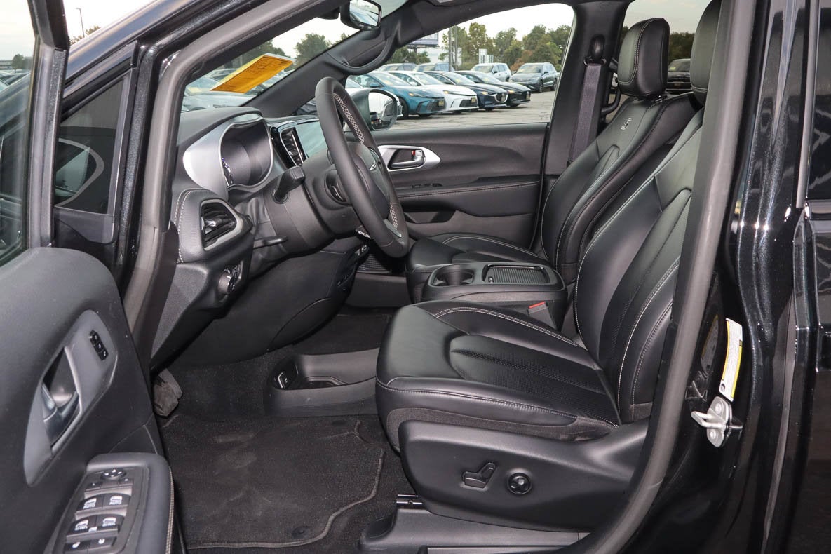2023 Chrysler Pacifica Touring L FWD