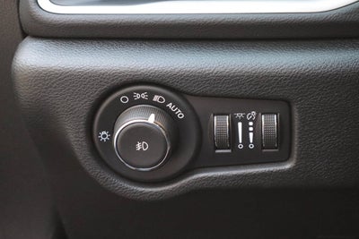 2025 Chrysler Pacifica Select FWD