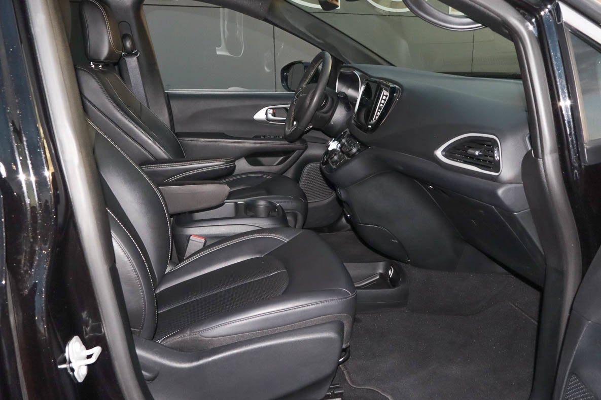 2025 Chrysler Pacifica Select FWD