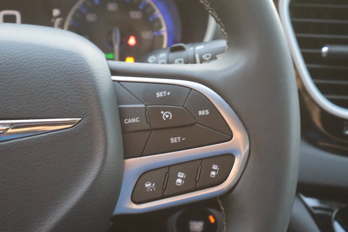 2025 Chrysler Pacifica Select FWD