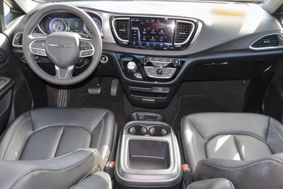 2026 Chrysler Pacifica Select FWD