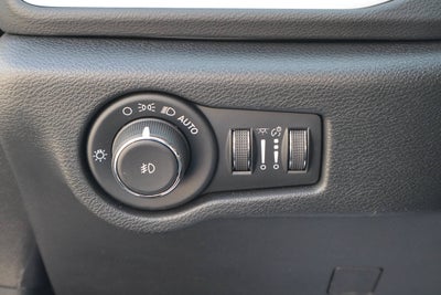 2026 Chrysler Pacifica Select FWD