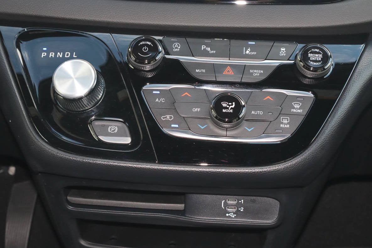 2026 Chrysler Pacifica Select FWD
