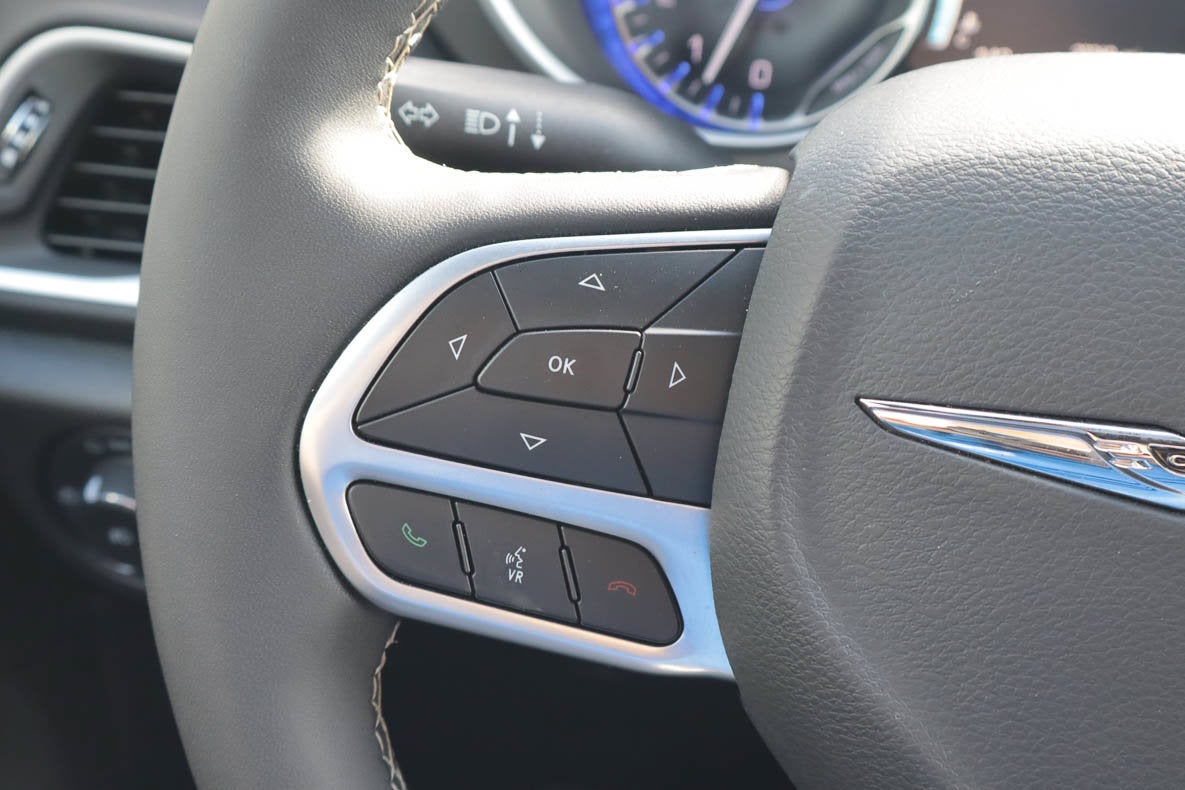 2026 Chrysler Pacifica Select FWD