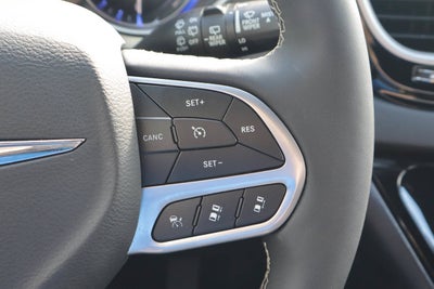 2026 Chrysler Pacifica Select FWD