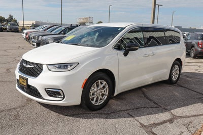 2026 Chrysler Pacifica Select FWD