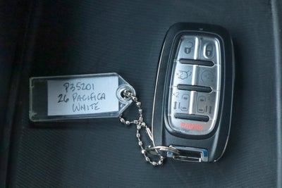 2026 Chrysler Pacifica Select FWD
