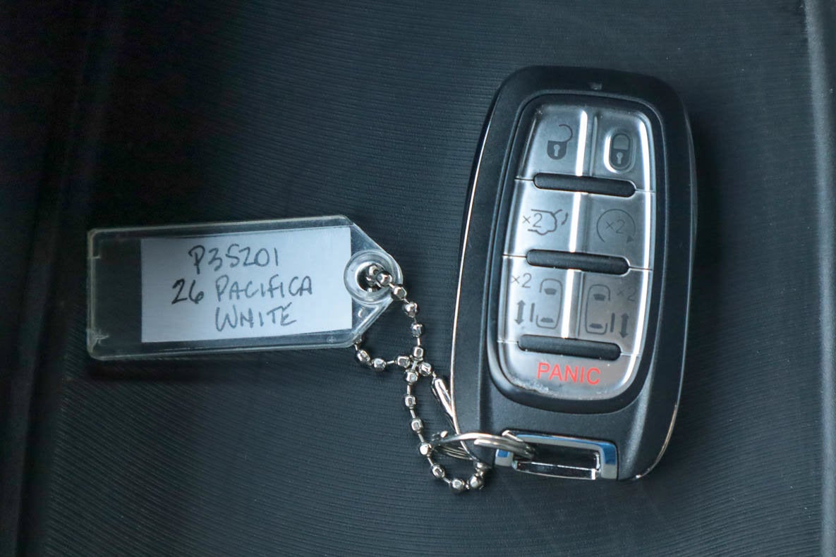 2026 Chrysler Pacifica Select FWD