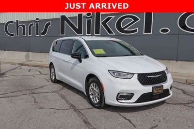 2025 Chrysler Pacifica Select FWD