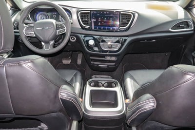 2025 Chrysler Pacifica Select FWD