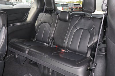 2025 Chrysler Pacifica Select FWD