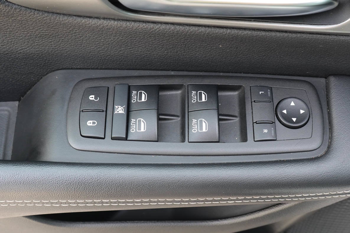 2025 Chrysler Pacifica Select FWD