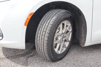 2025 Chrysler Pacifica Select FWD