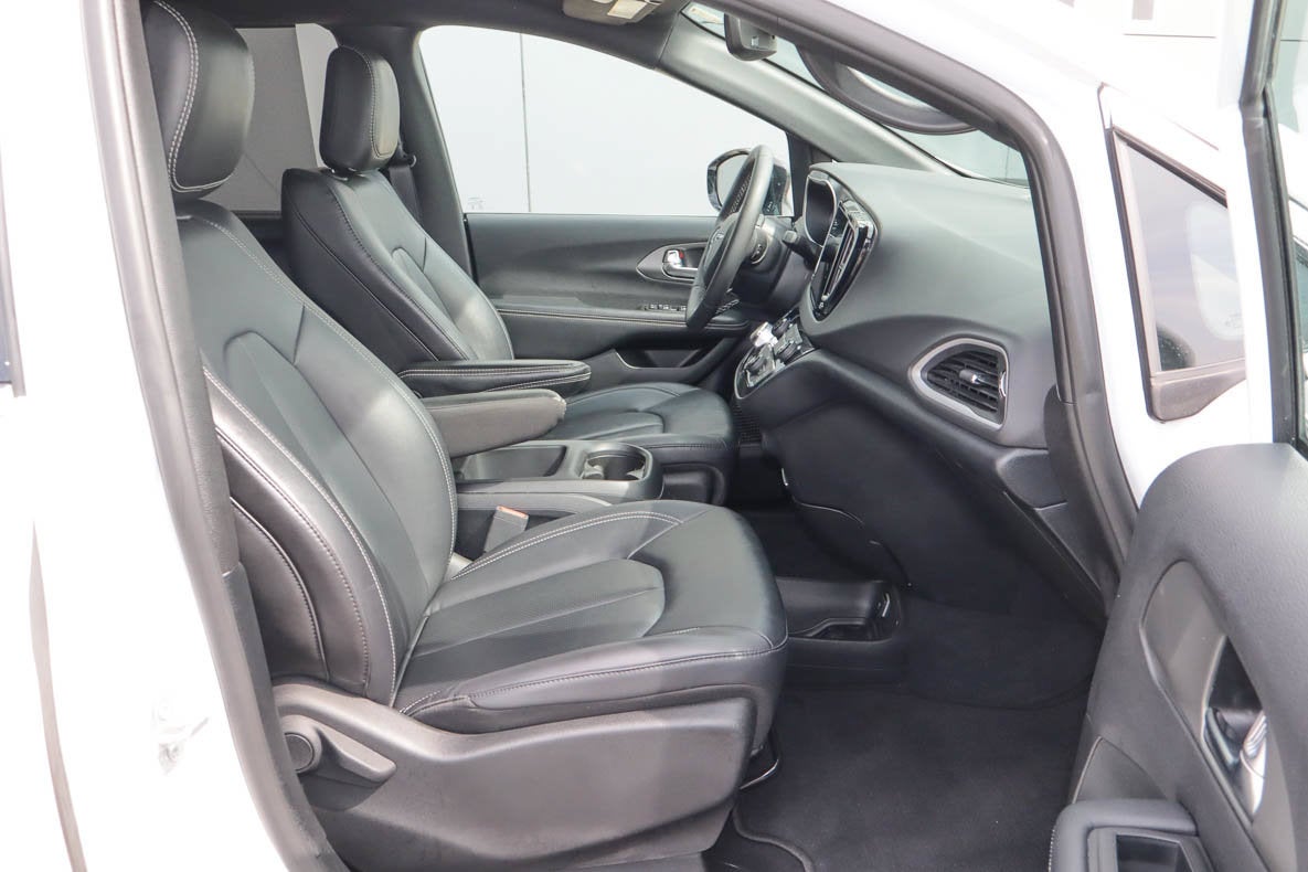 2025 Chrysler Pacifica Select FWD