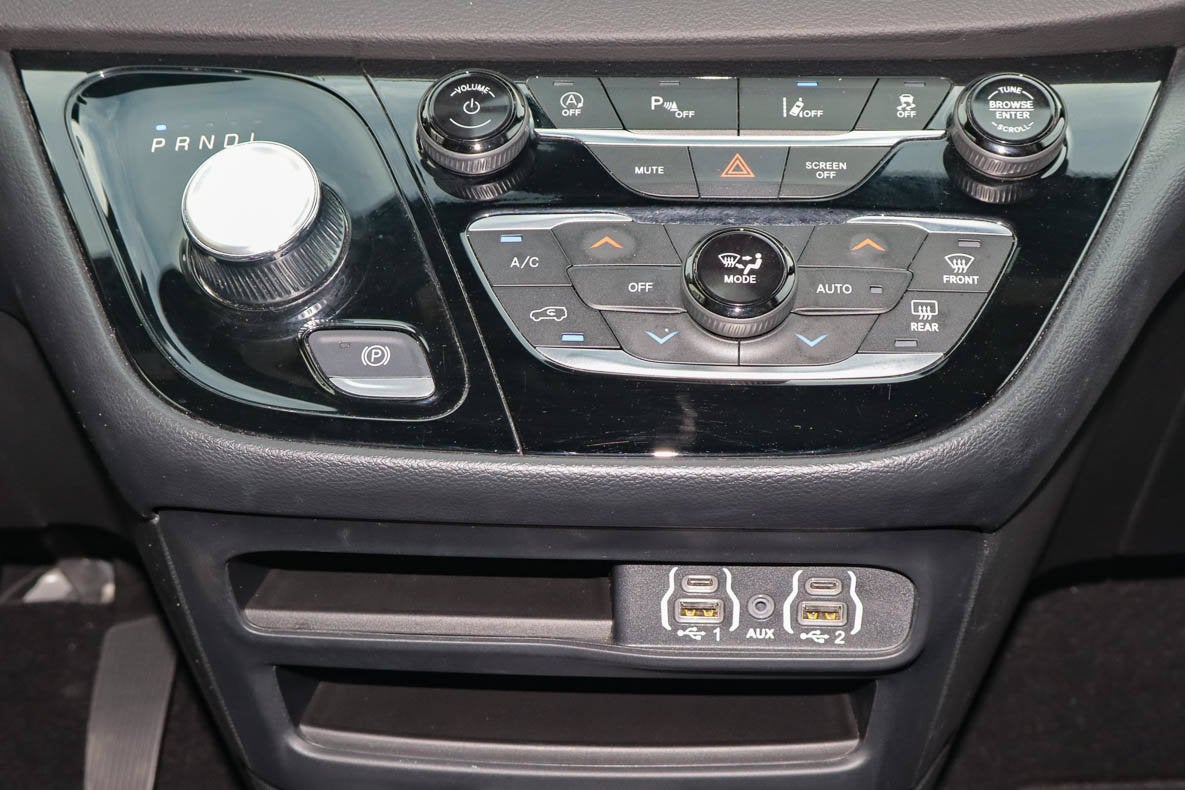 2025 Chrysler Pacifica Select FWD