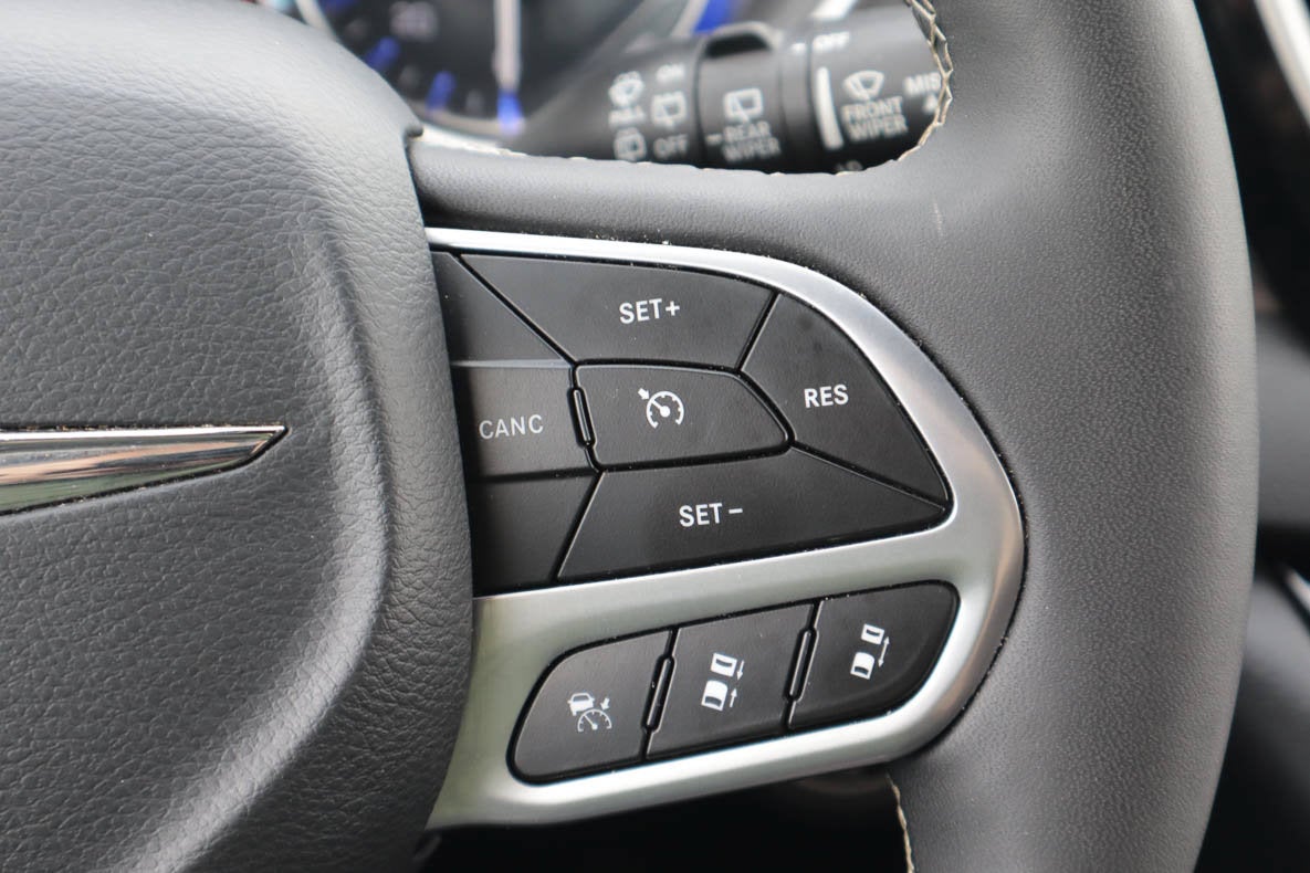 2025 Chrysler Pacifica Select FWD