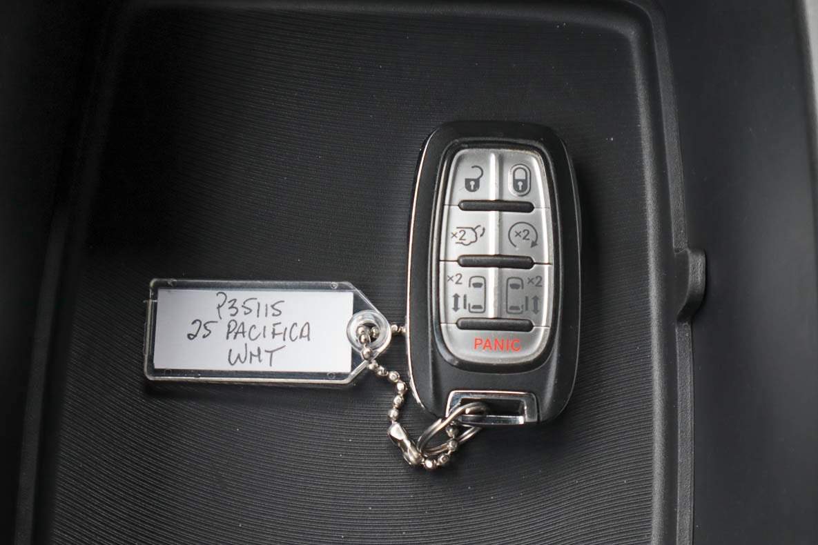 2025 Chrysler Pacifica Select FWD