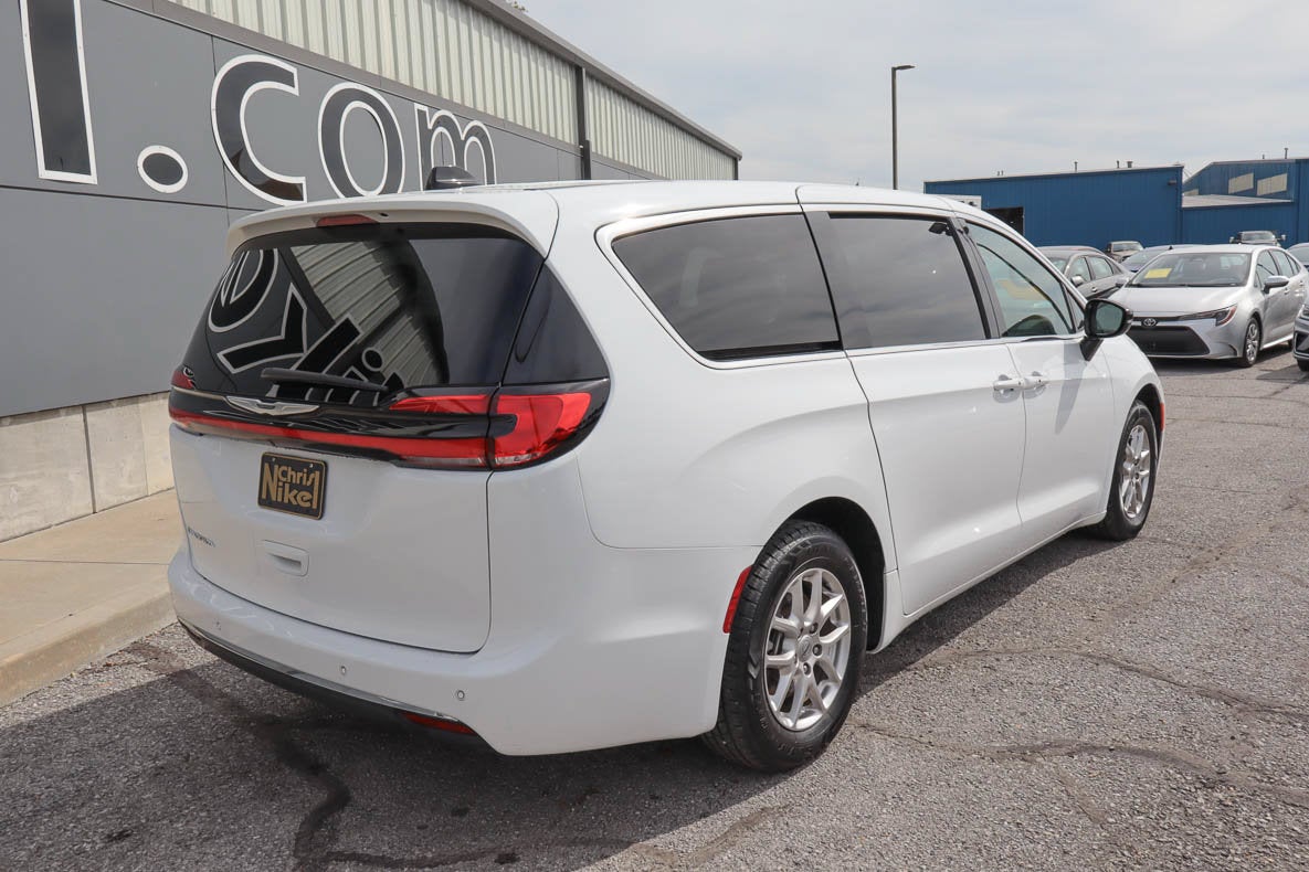 2025 Chrysler Pacifica Select FWD