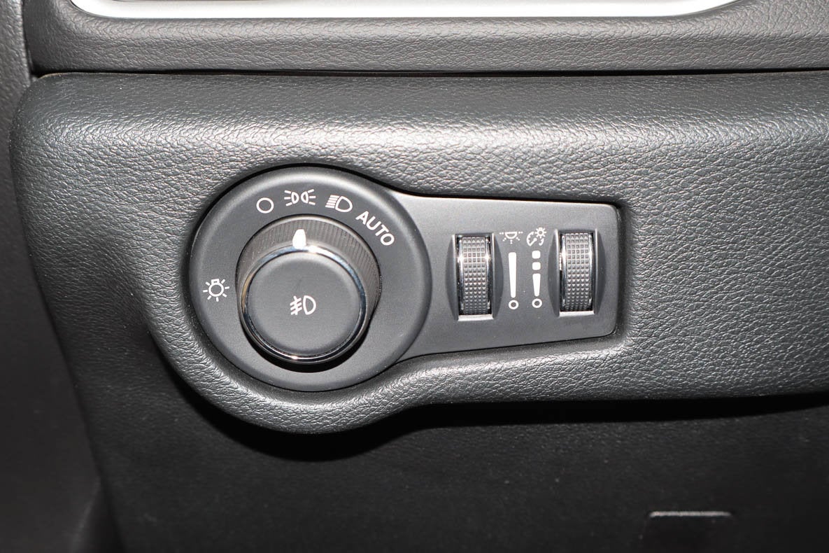 2025 Chrysler Pacifica Select FWD