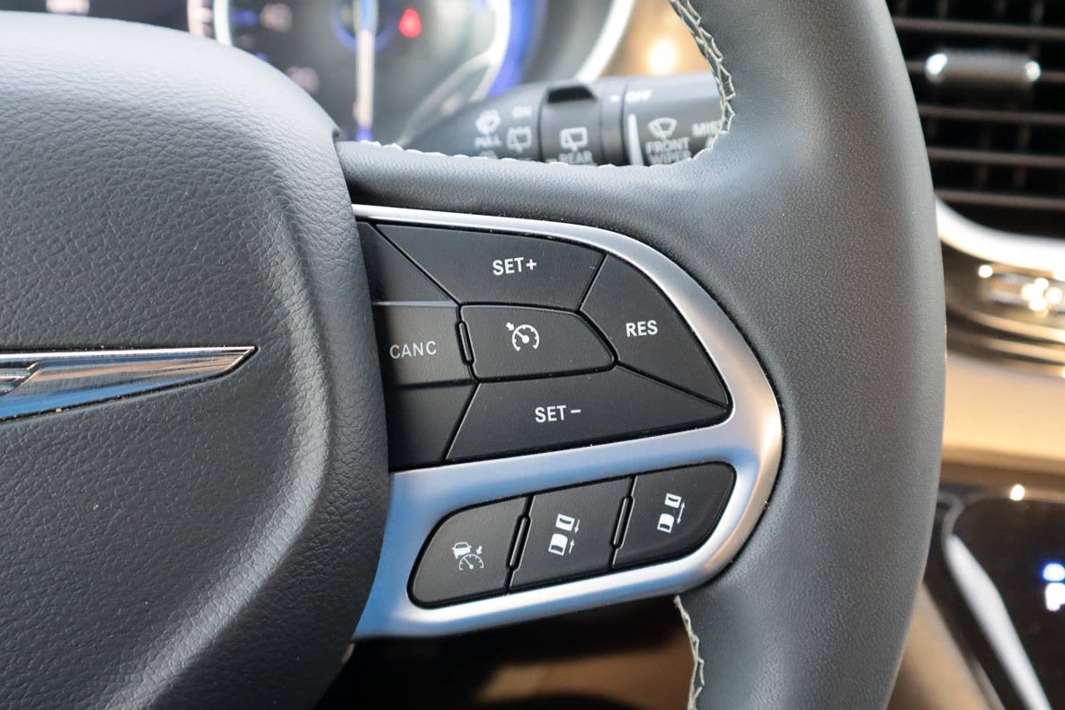2025 Chrysler Pacifica Select FWD
