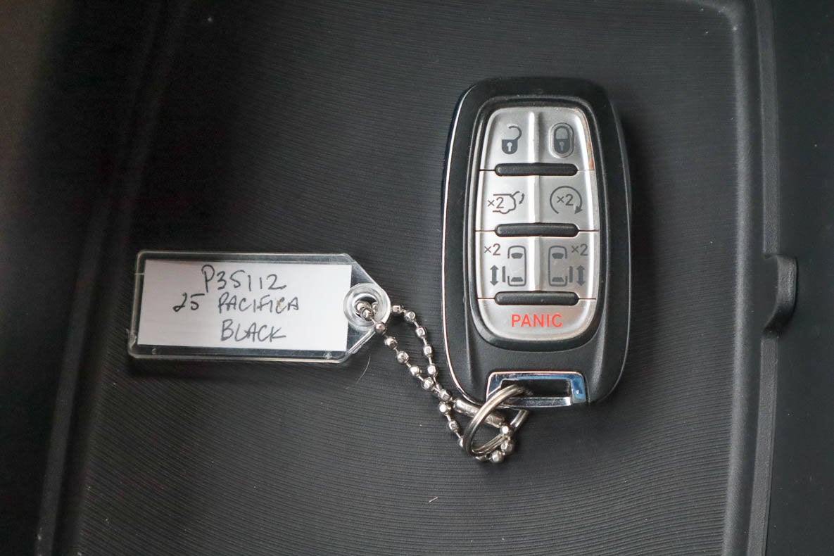 2025 Chrysler Pacifica Select FWD