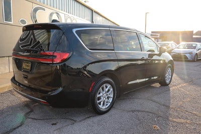 2025 Chrysler Pacifica Select FWD