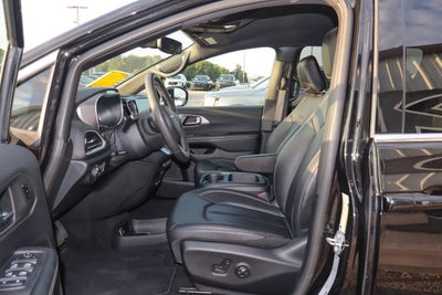 2025 Chrysler Pacifica Select FWD