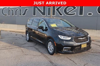 2025 Chrysler Pacifica Select FWD