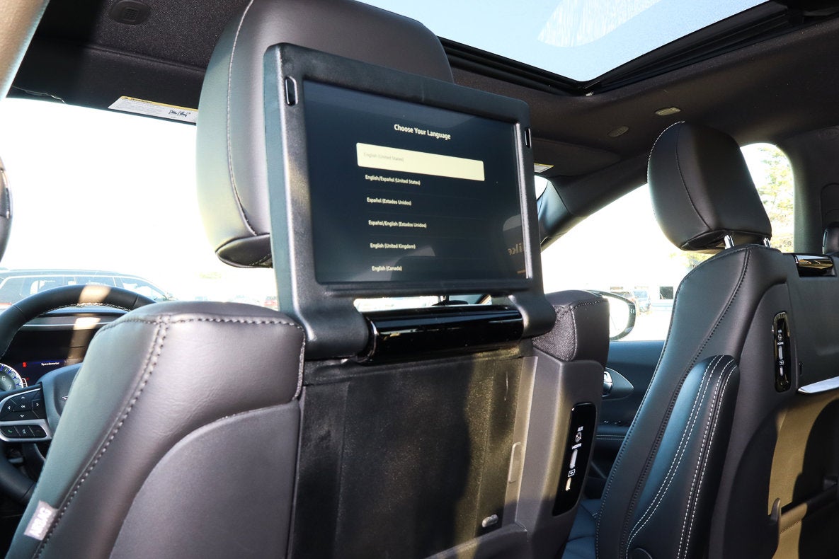 2026 Chrysler Pacifica Select