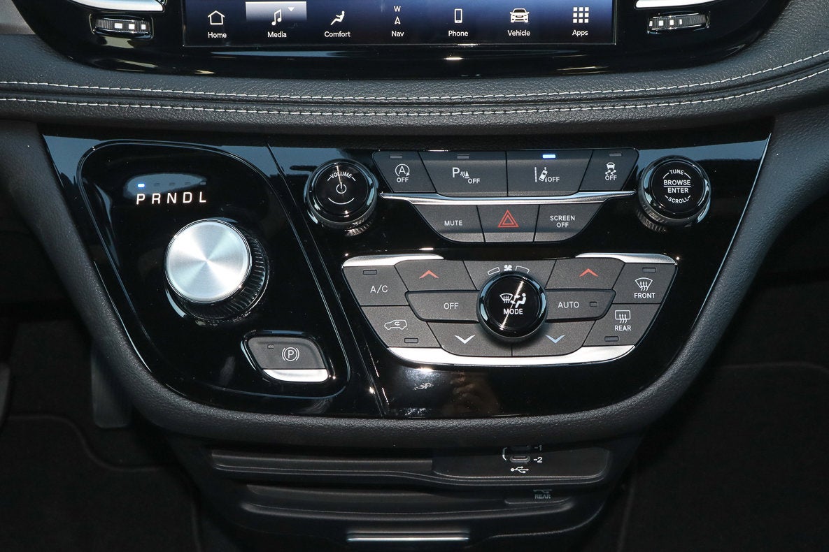 2026 Chrysler Pacifica Select